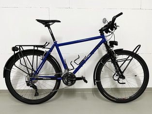 2023: Ultramarinblau