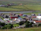 Die Häuser auf Shetland sehen eher skandinavisch als schottisch aus.